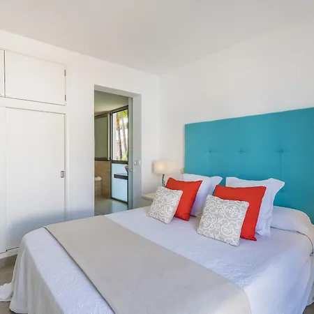Villa Alcanada - Family Only