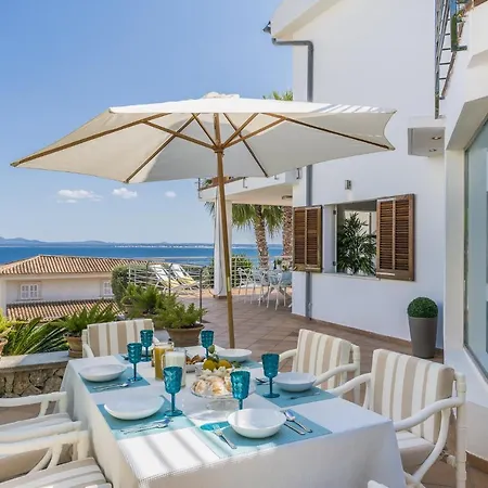 Villa Alcanada - Family Only